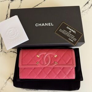 Chanel Caviar wallet. EUC